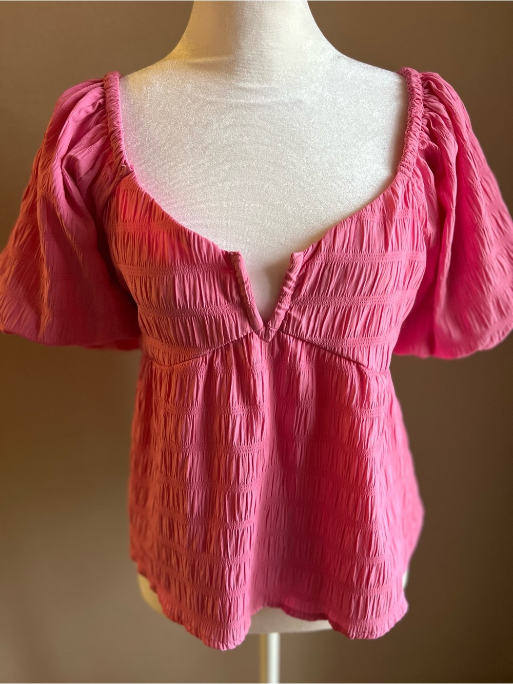 Women's Pink Smocked V-Neck Puff Sleeve Top